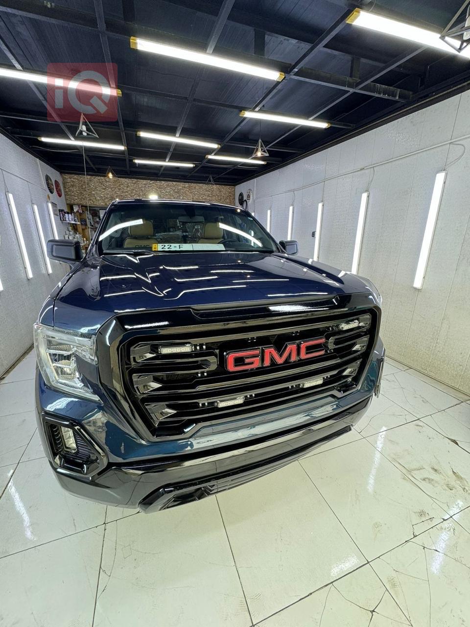 GMC Sierra